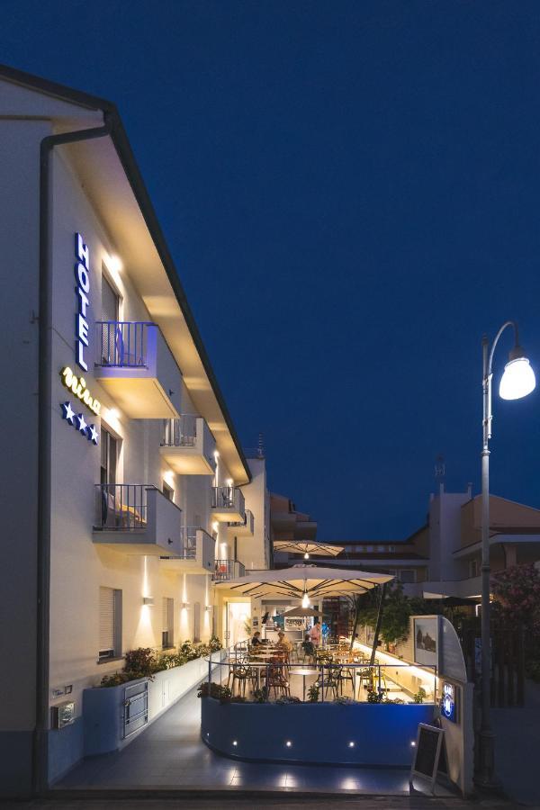Nina Hotel 3*