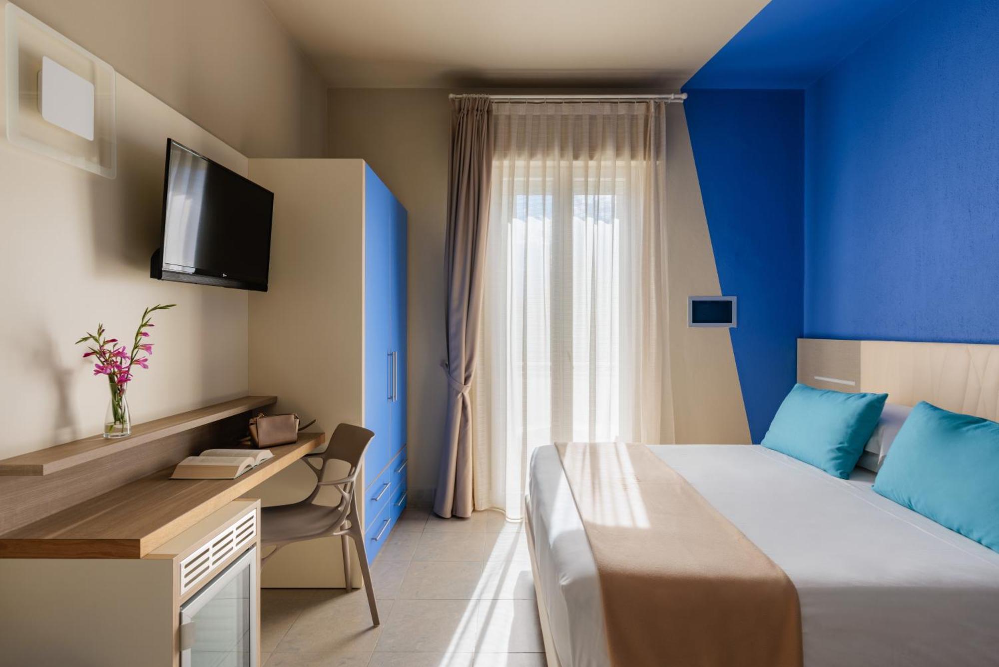 Hotel Nina 3*