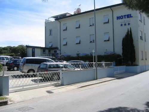 Nina Hotel 3*